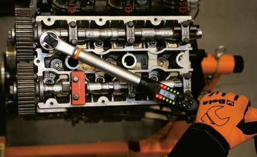 Beta 599DGT/6 elektronikus nyomatékkulcs irányváltós racsnival jobb és bal oldali meghúzáshoz meghúzási pontosság +/- 2% jobb irányban, ± 3% bal irányban 3/8" 12-60Nm