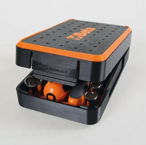 Beta 900/C39N 39 részes készlet 11 hatlapfejű dugókulcs, 21 csavarhúzóbetét és 7 tartozék műanyag dobozban