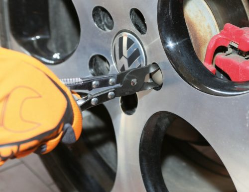 Beta 984 Műanyag kerékanya burkolat fogó