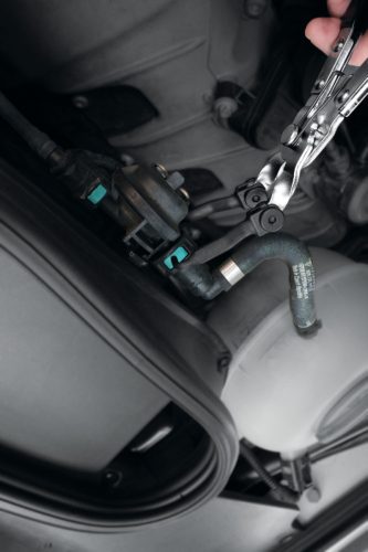 Beta 1482SN Benzincső lehúzó fogó csuklós pofával