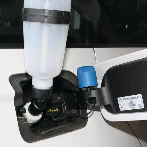 Beta 1758ADB-45° Visszafolyásgátló tölcsér AdBlue-hoz 45 fokos csatlakozással