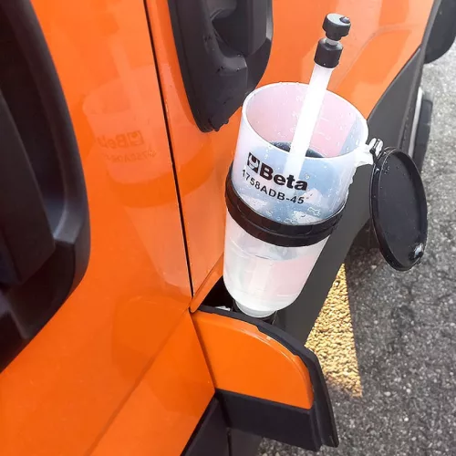 Beta 1758ADB-45° Visszafolyásgátló tölcsér AdBlue-hoz 45 fokos csatlakozással