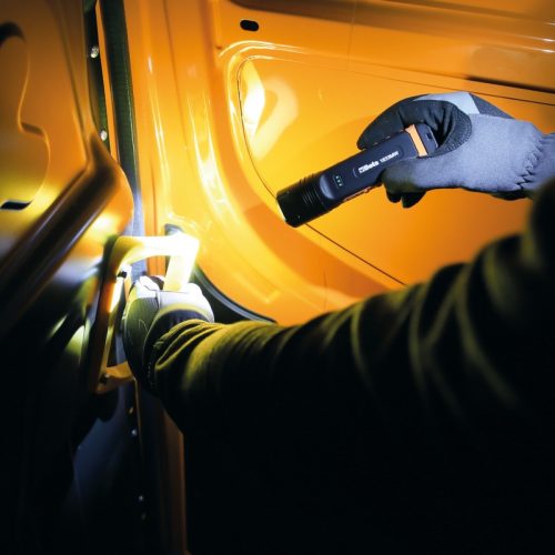 Beta 1833MW LED zseblámpa intenzív fényerővel, tölthető, vezeték nélküli