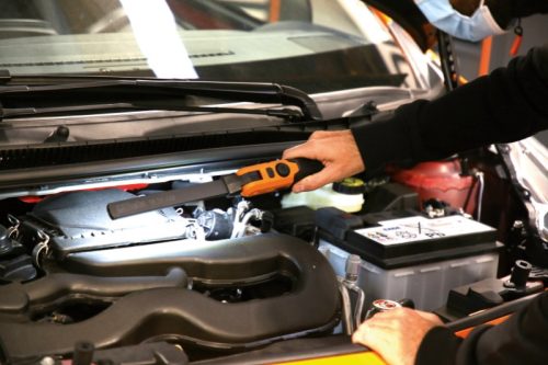 Beta 1838AM Tölthető LED szerelőlámpa, kettős fénykibocsátással, csuklós, 180°-ban elforgatható, mágneses forgótalppal és kampóval