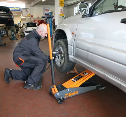 Beta 3030H/2T Magas hidraulikus emelő, 2 t, 6 kerékkel