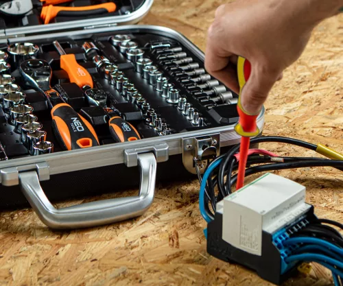 Neo Tools Szigetelt szerszámkészlet 108db, kofferben