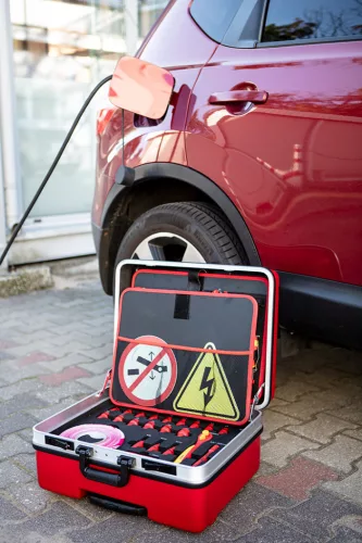 Neo Tools Szigetelt szerszámkészlet elektromos és hibrid autók javításához 51db