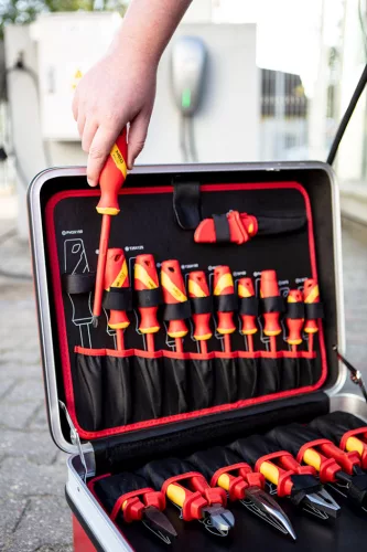 Neo Tools Szigetelt szerszámkészlet elektromos és hibrid autók javításához 51db