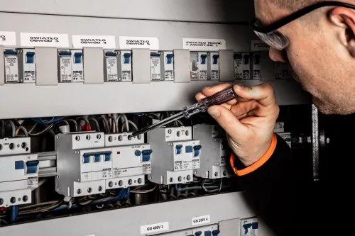 Neo Tools Szerszámkészlet villanyszerelőknek,31 részes, hátizsákkal