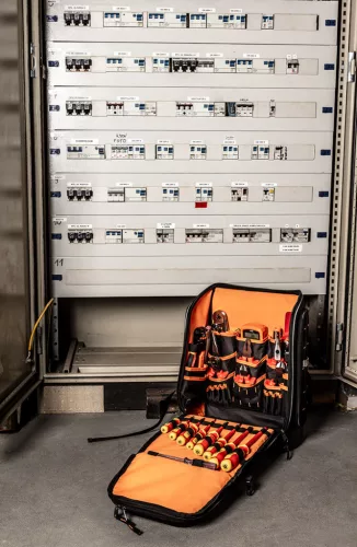 Neo Tools Szerszámkészlet villanyszerelőknek,31 részes, hátizsákkal