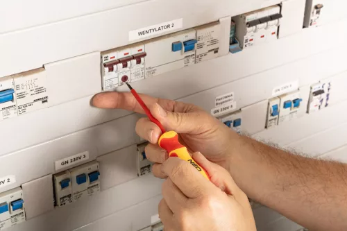 Neo Tools Szerszámkészlet villanyszerelőknek, 25 részes, kofferben