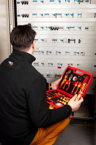 Neo Tools Szerszámkészlet villanyszerelőknek, 13 részes, kofferben