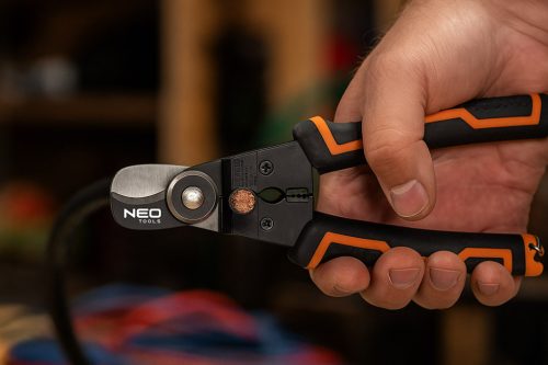 Neo Tools Kábelvávó fogó vezeték csupaszítóval 180mm, réz és alu kábelekhez 0.75-2.5mm2-ig