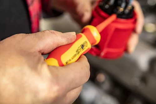 Neo Tools csavarhúzó 2.5x75mm szigetelt 1000v s2