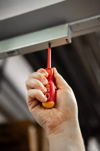 Neo Tools Csavarhúzó SL/PH1 80mm, 1000V, szigetelt