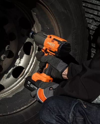 Neo Tools Akkus szénkefementes ütvecsavarozó alapgép 1/2"(négyszög) 1100Nm Energy+ (18V) (akku és töltő nélkül)