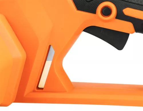 Neo Tools Elektromos láncfűrész, 2200W, 45cm-es láncvezető, szerszám nélküli láncfeszítés és csere