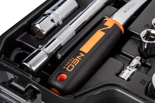 Neo Tools Dugókulcskészlet + szerszámkészlet 1/2", 1/4", 82db