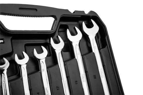 Neo Tools Dugókulcskészlet + szerszámkészlet 1/2", 1/4", 82db