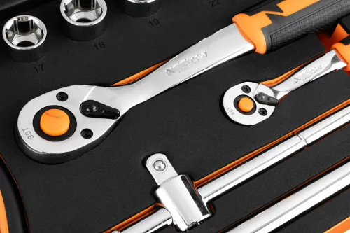 Neo Tools Szerszám és dugókulcs készlet, 1/4", 1/2", EVA habszivacs, műanyag koffer, 96db