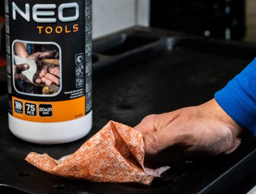 Neo Tools Kéz-és felülettisztító csiszolókendő, 75 lap, ragasztó, gyanta, szilikon, lakk, festék, poliuretán hab és polimer