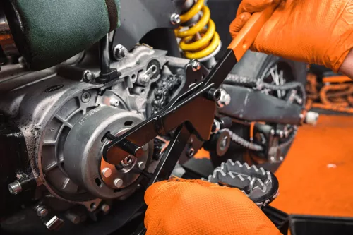 Neo Tools Kuplungkosár reteszelő eszköz motorkerékpárokhoz