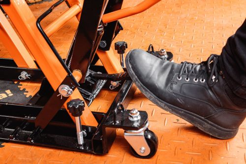 Neo Tools Mobil hidraulikus emelő quadokhoz és motorkerékpárokhoz. Teherbírás 680kg