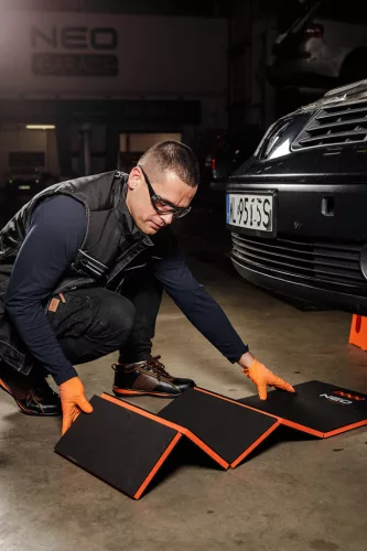 Neo Tools Autós szerelőszőnyeg, összecsukható, 1210x455x23mm , 3rétegű