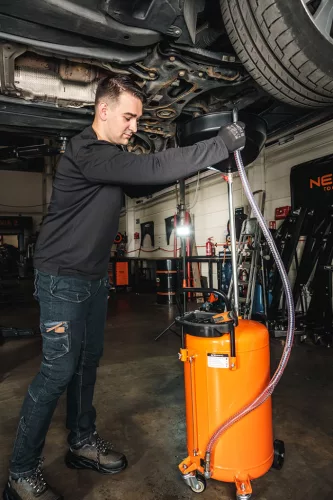 Neo Tools Mobil olajleeresztő készülék, gravitációs, leeresztő tál 10l, gyűjtőtartály 70l