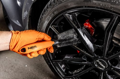 Neo Tools Tisztítókefe felnihez, univerzális műanyag sörtés, 8x31cm