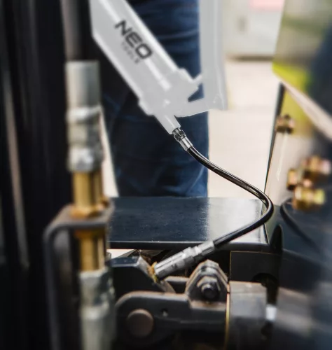 Neo Tools Fexibilis zsírzótömlő, 4 fogas csatlakozóval