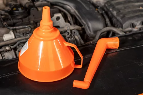 Neo Tools Tölcsér 160 mm, 1,2L, hajlított kifolyóval, polietilén