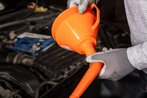 Neo Tools Tölcsér 160 mm, 1,2L, hajlított kifolyóval, polietilén