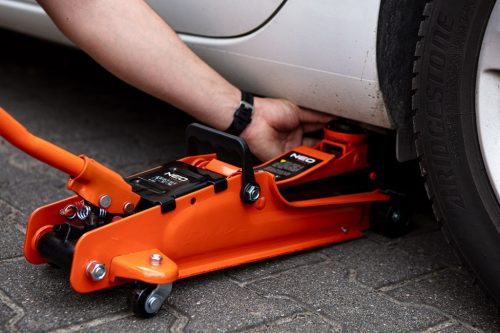 Neo Tools Alacsony profilú hidraulikus krokodilemelő, 2,5T, 85-385 mm