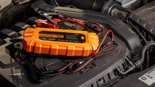 Neo Tools Automatikus akkumulátortöltő 10A/160W, 3-200Ah, savas / AGM / GEL akkumulátorokhoz