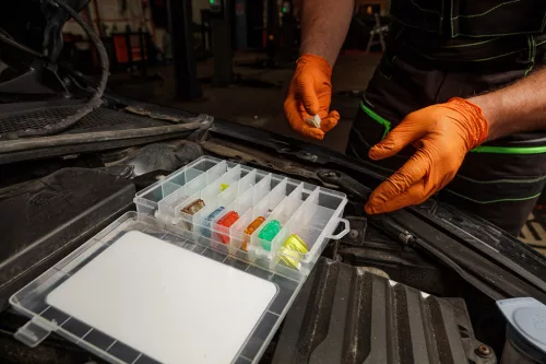 Neo Tools Gépkocsi biztositék készlet, 88db