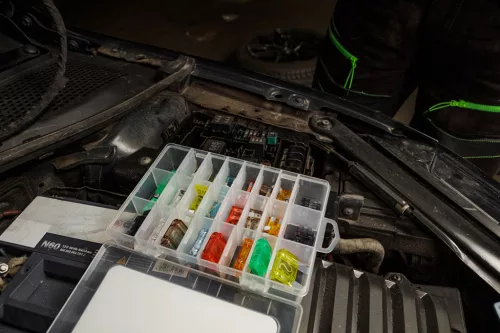 Neo Tools Gépkocsi biztositék készlet, 88db