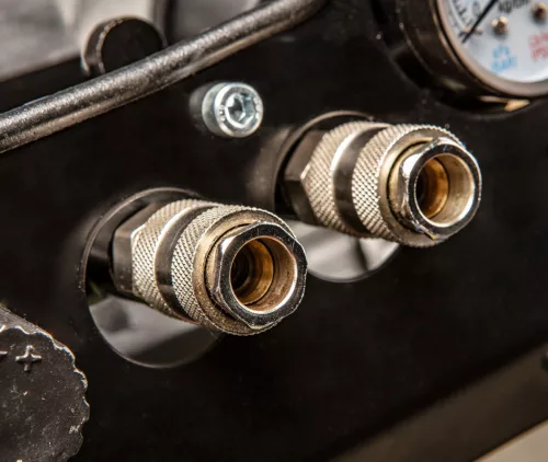 Neo Tools Kompresszor, 40L, álló, 2 csatlakozó, 2 nyomásmérő, olajkenésű