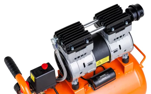 Neo Tools Kompresszor, 24L, 8 bar, 125l/perc, extra csendes, kefementes motorral, olajmentes, 80db