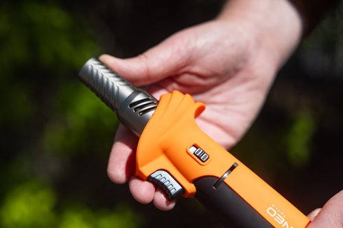 Neo Tools Gázforrasztó, gázégő, 360 fokos használat, piezó, gázszabályzó szelep,10g gáztöltet, öngyújtógázzal tölthető