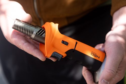 Neo Tools Gázforrasztó, gázégő, 360 fokos használat, piezó, gázszabályzó szelep,10g gáztöltet, öngyújtógázzal tölthető
