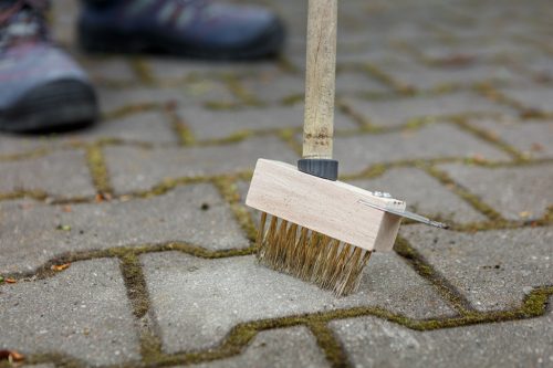 Neo Tools Drótkefe térkőtisztításhoz, fugakaparó pengével