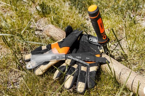 Neo Tools Kézifűrész szett univerzális befogóval, 4 db lappal, dekopír és orrfűrész lapokhoz.