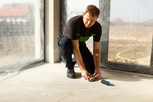 Neo Tools Kicsapózsinór + festék, műanyag házas, 30m, 1:3-as gyorsítóáttétel a zsinór visszatekeréshez, kék porfesték