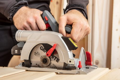 Graphite Vezetősín körfűrészhez ENERGY+ 2x700mm, csatlakozó, 2 bilincs