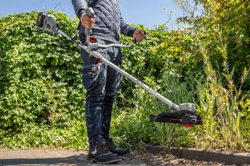 Graphite Akkus fűkasza, fűszegélynyíró alapgép damillal, késsel, 350mm 36V(2x18V), Energy+ (18V) (akku és töltő nélkül)