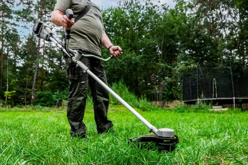 Graphite Akkus fűkasza, fűszegélynyíró alapgép damillal, késsel, 350mm 36V(2x18V), Energy+ (18V) (akku és töltő nélkül)