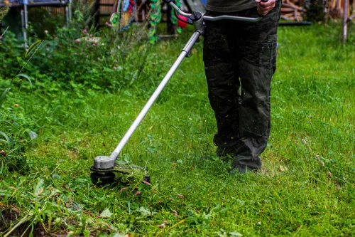 Graphite Akkus fűkasza, fűszegélynyíró alapgép damillal, késsel, 350mm 36V(2x18V), Energy+ (18V) (akku és töltő nélkül)
