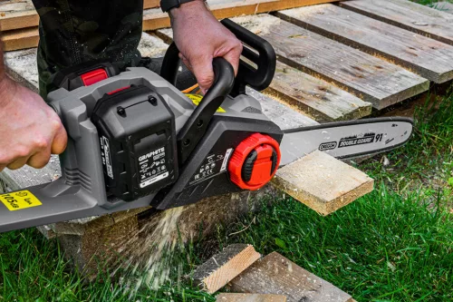 Graphite Akkus szénkefementes láncfűrész alapgép, 350mm 36V(2x18V), Energy+ (18V) (akku és töltő nélkül)