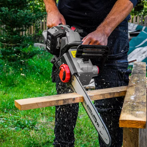 Graphite Akkus szénkefementes láncfűrész alapgép, 350mm 36V(2x18V), Energy+ (18V) (akku és töltő nélkül)